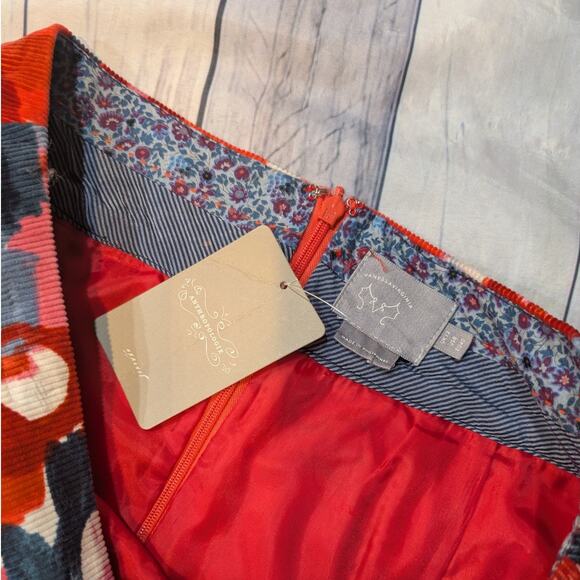 NWT Anthropologie Vanessa Virginia Corduroy Pencil Skirt Red Floral  Size 8 - Picture 3 of 5